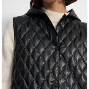NEW THEORY clairene quilted hooded vest in black